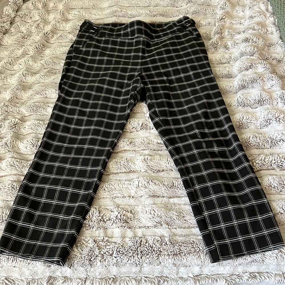 Maurices Black & White Plaid Cropped Pants